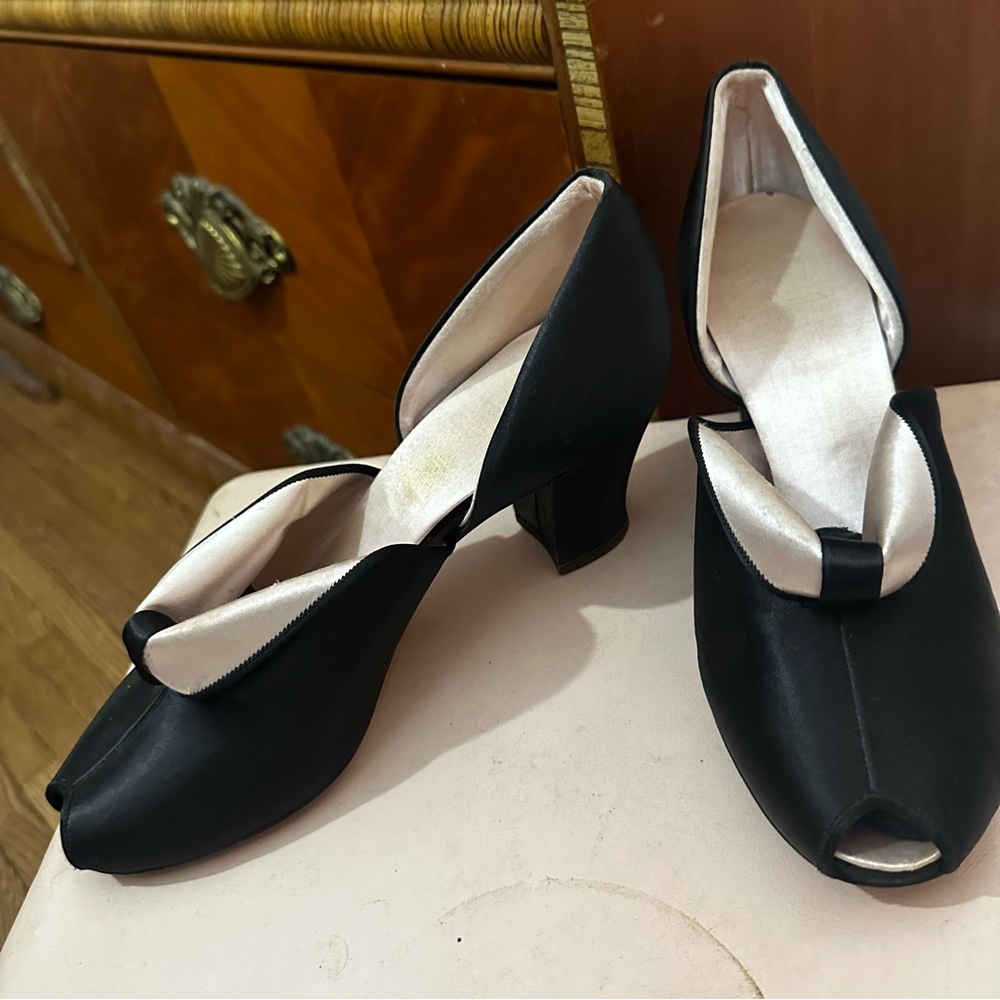 Sz 8 or 9 Peeptoe Satin 40s 50s Peep Toe Heels Pinup Vintage Boudoir Blush